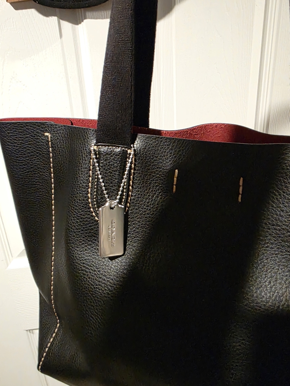 Coach Derby Tote Bag in black pebbled leather with a contrasting red interior. - Picture 4 of 11